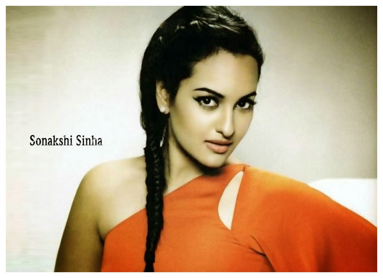 Bollywood Star Sonakshi Sinha Wallpapers HD Photos images