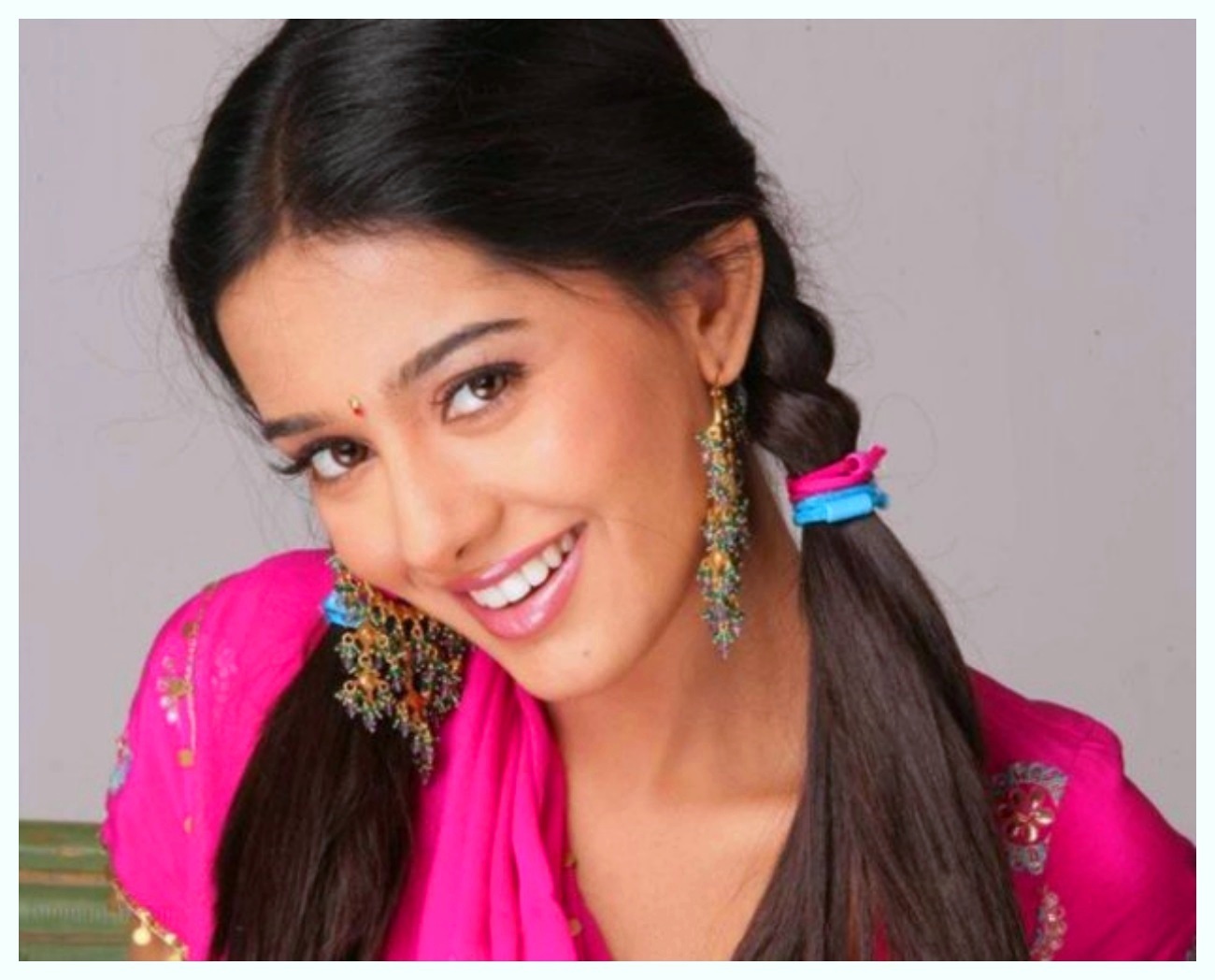 Bollywood Actress Amrita Rao HD Wallpapers Images Photos